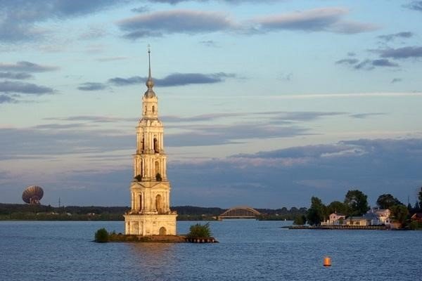 Путешествуя по России, вы увидите много неожиданного Путешествуя по России, вы увидите много неожиданного
