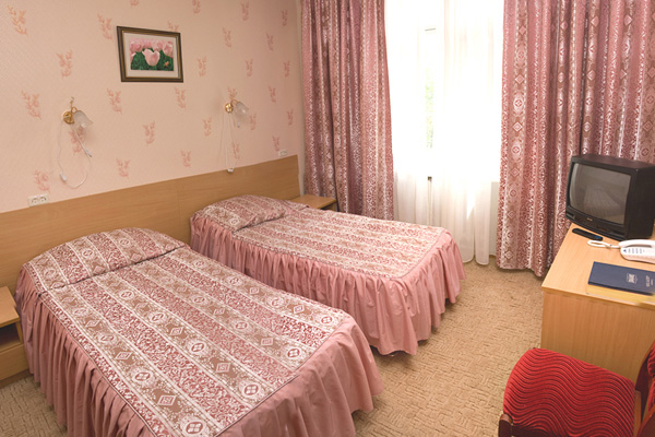 Заплатить за двухместный гостиничный номер эконом-класса придется не меньше 3000 руб.